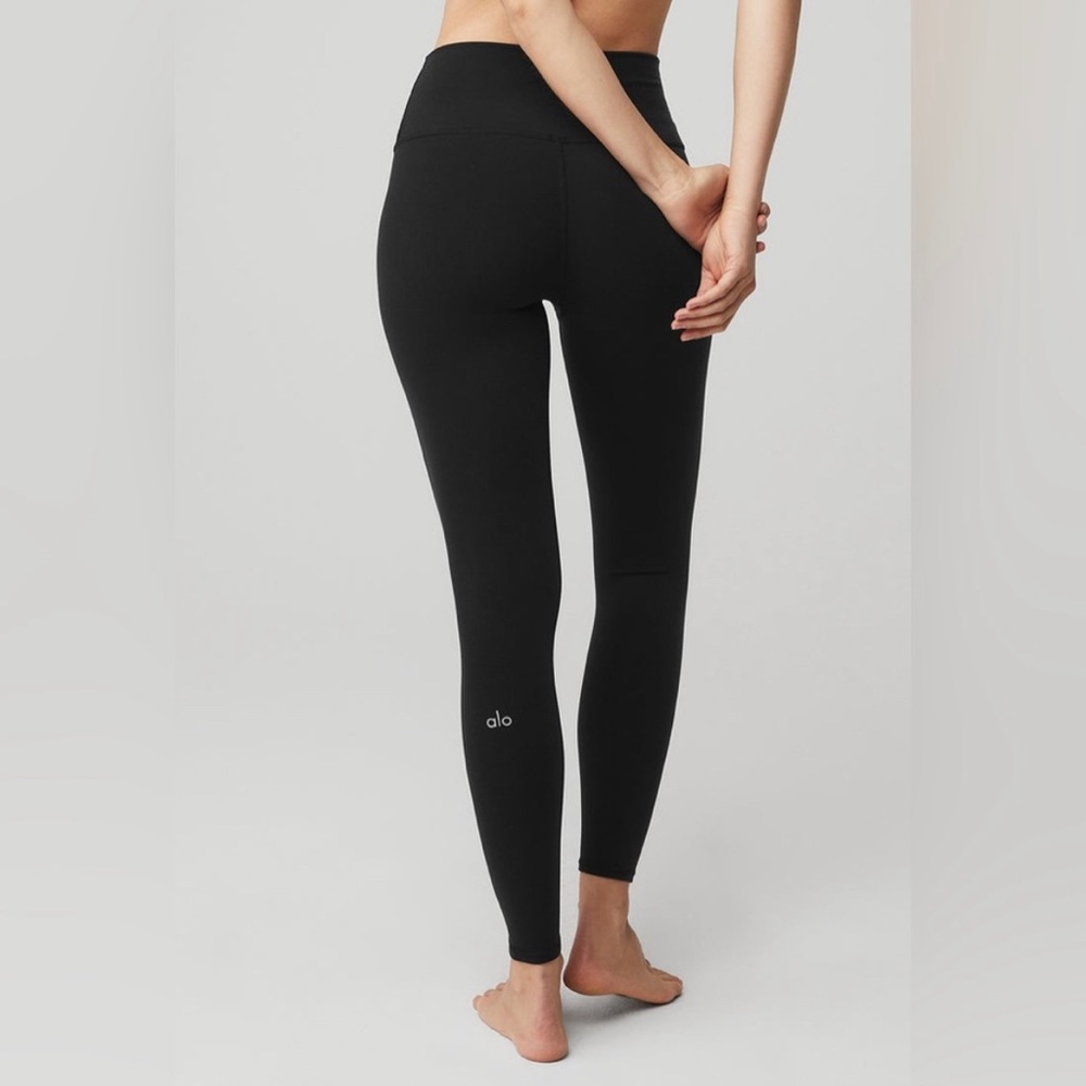 BEST SELLER
NWT ALO YOGA 7/8 High-Waist Airbrush Legging size L NWT